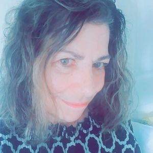 Meet your Posher, Camille